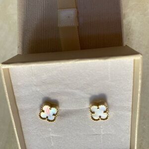 MOTHER OF PEARL 14k GOLD ALHAMBRA EARRINGS